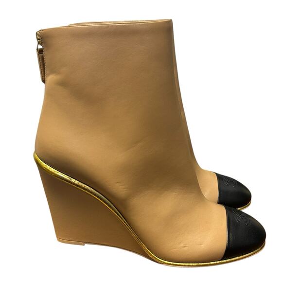 Chanel Tan Black Two Tone Interlocking CC Logo Wedge Boots Womens 39.5 / US 9.5 - Picture 2 of 14